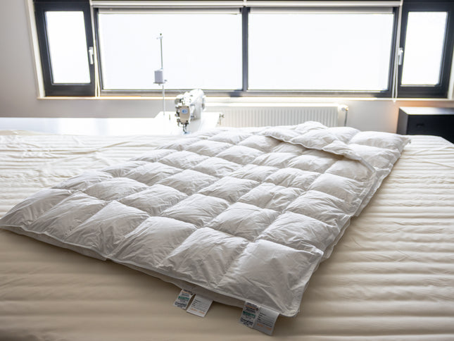 1A 100% Poolse Ganzendonzen Dekbed 4-Seizoenen – Gold | Natuurlijk, Rijk Gevuld & Comfortabel Luxe