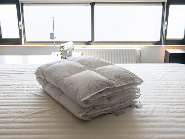 1A 100% Poolse Ganzendonzen Dekbed 4-Seizoenen – Gold | Natuurlijk, Rijk Gevuld & Comfortabel Luxe
